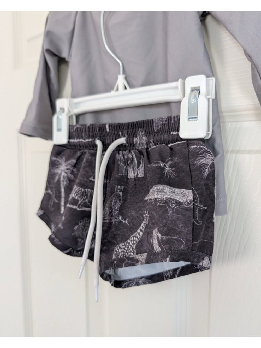 Current Tyed Rashguard & Swimshort set 6-12m - Picture 2 of 6
